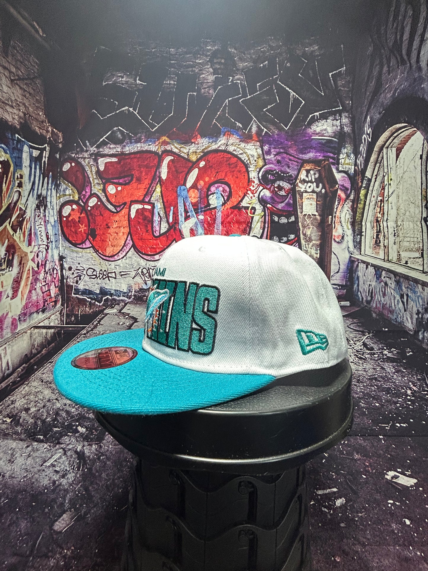 Dolphins Snapback white